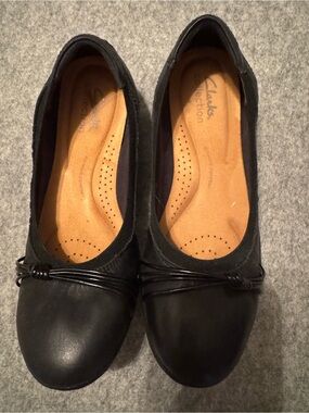 Clarks Black Leather Ballet Flats with Knot Detail